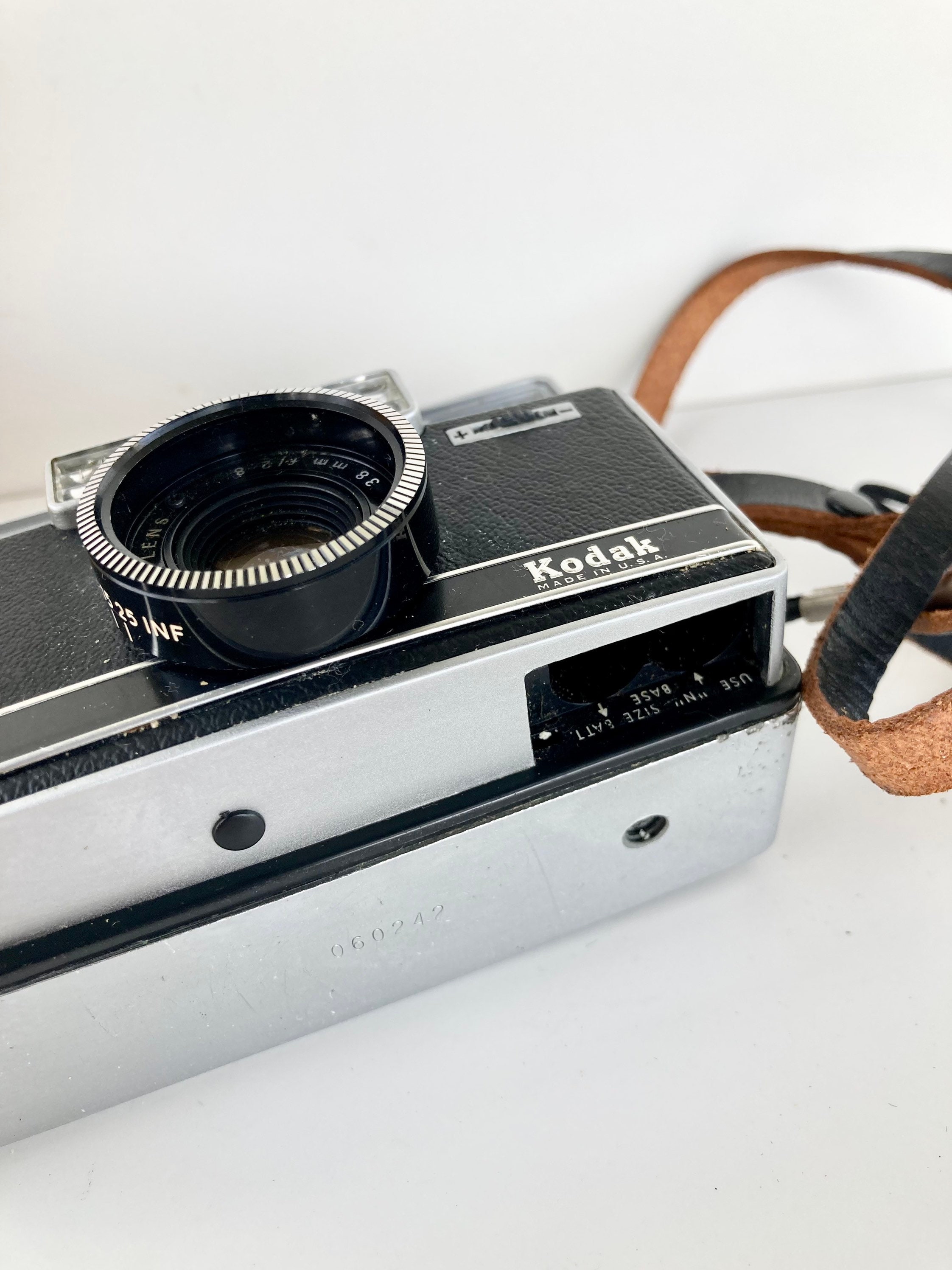 Appareil photo ancien Kodak Instamatic 700 avec étui / notice