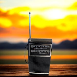 Transistor Radio - Vintage GE Brand AM/FM Transistor Radio