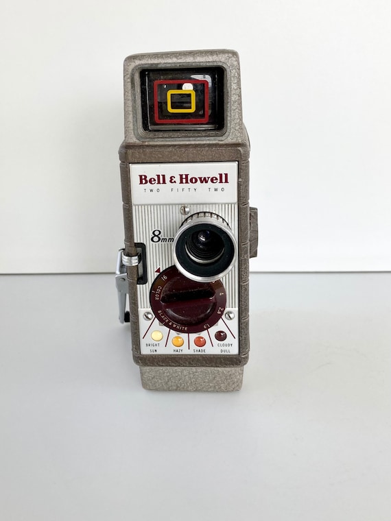 Vintage 8MM Film Movie Camera - Vintage Bell & Howell 8MM