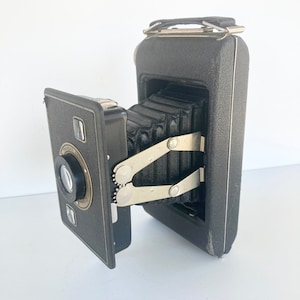 Vintage Camera - Kodak Jiffy Six-20 Camera  - See all of our vintage cameras