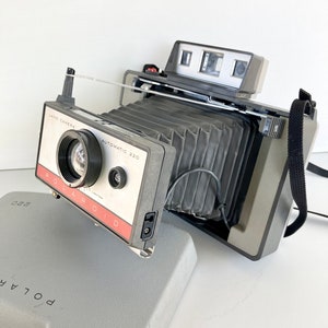 Vintage Polaroid  Model 220 Land Camera - Vintage Polaroid Camera - Polaroid Land Camera