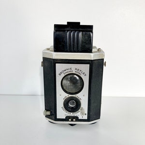 Vintage Film TLR Camera Vintage Kodak Brownie Reflex Camera 127 Roll film camera image 1