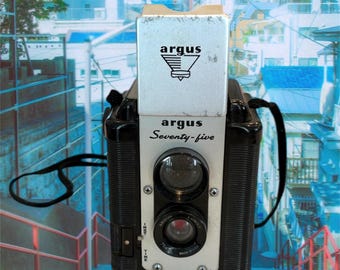 Gift for a Photographer - Amazing Vintage Argus Seventy-Five TLR Camera - We have a vintage camera for you