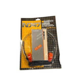 Vintage AM/FM Headset stereo - Lloyd&#39;s Brand N747 - Unopened