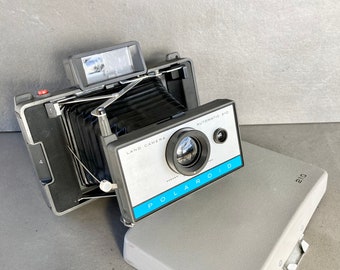 Vintage Film Camera  Polaroid Model 210 Land Camera Vintage film camera