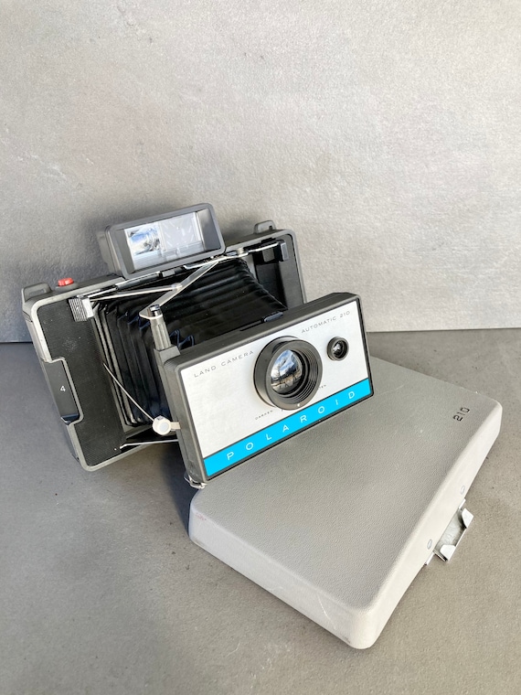 Polaroid 210 Automatic Land Camera - Foto Köberl - Secondhand Polaroid 210 Automatic Land Camera - Foto Köberl - Secondhand