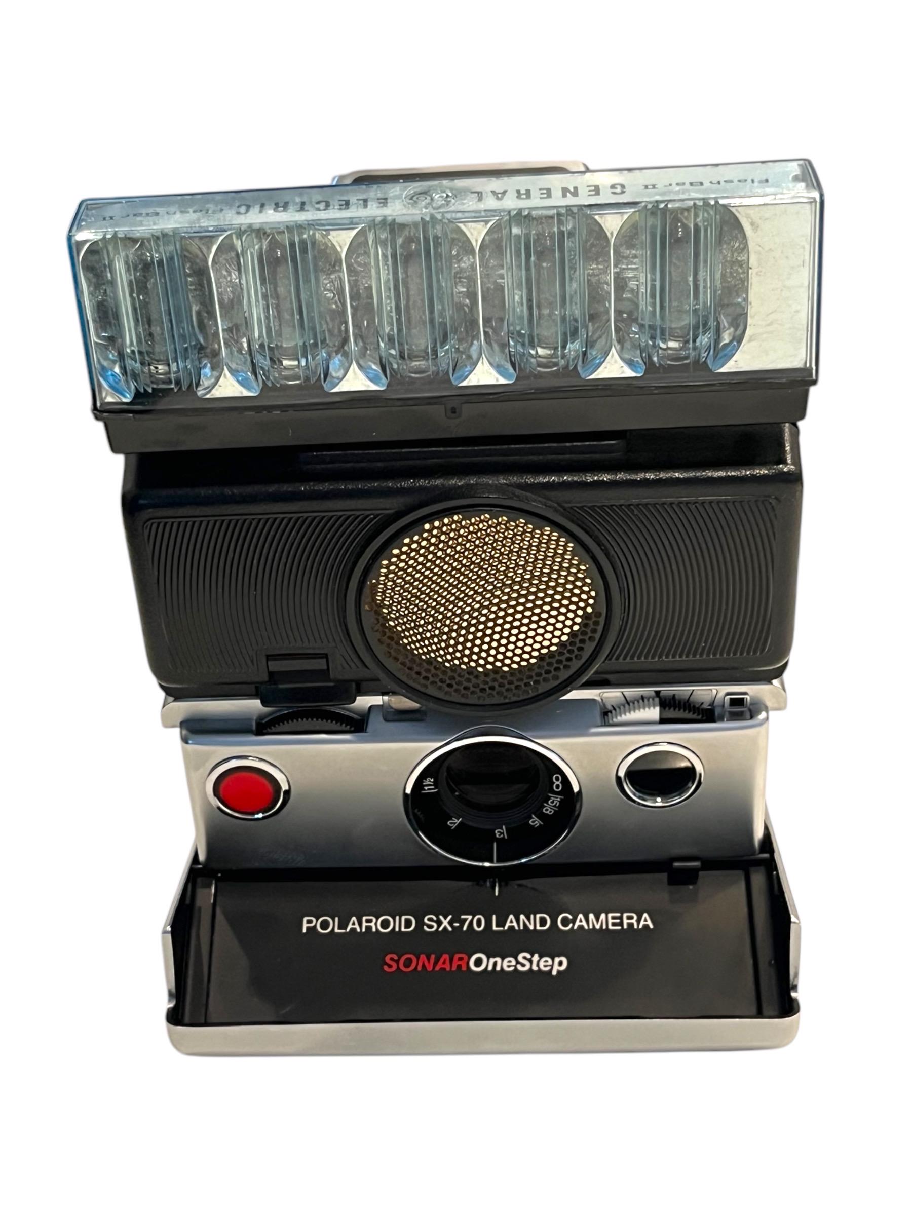 Lot 221 - A Polaroid SX-70 Land Sonar Autofocus