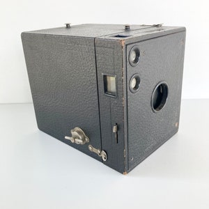 Vintage Box Camera = Large Size  Box Camera - Check out our huge vintage camera collection