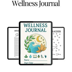 Op de afbeelding: Een wellness-dagboek met de titel "Wellness Journal" in een zwart kader. De omslag heeft een illustratie met een natuurthema met een maan, golven en bladeren. Het dagboek bevat een naam- en startdatumgedeelte. De tekst "Shop at Philocaly" staat onderaan.