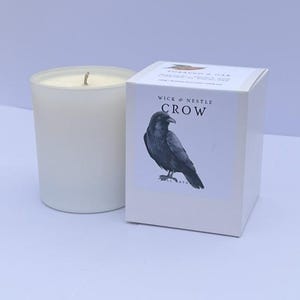 Crow Inspired Candle (Tobacco & Oak) - Gifts for Bird Lovers