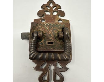 Vintage Antique Ornate Keyed Brass Ice Box Latche NO KEY - Left Decor Door Pull