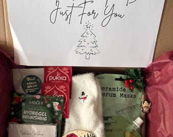Winter Wishes Hamper, Highland Cow Christmas Gift, Xmas Pamper Hamper