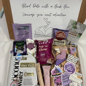 Blind date with a book box, surprise for her, bookish gift box for book lovers, book treats, bookish gifts, wrapped surprise, gifts for her