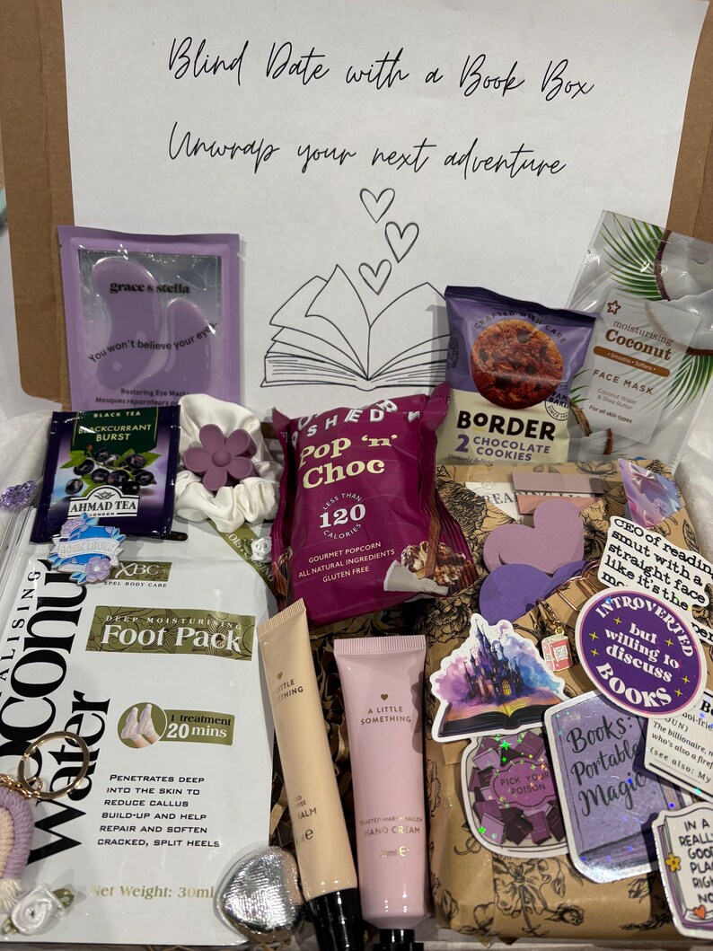Blind date with a book box, surprise for her, bookish gift box for book lovers, book treats, bookish gifts, wrapped surprise, gifts for her
