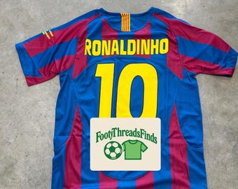 バルセロナ ロナウジーニョ #10 ホーム ジャージ 2005/2006 - Etsy 日本