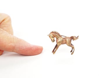 14K Gold Horse Brooch, Florentine Finish Engraved Small Figural by Lester & Krementz, Antique 1910s Fine Gold Jewelry