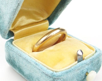 Antique 18K Gold Wedding Band, Edwardian Thick Rounded 3mm Wide Ring w/ Flat & Engraved Side 1915 Date, 1910s Jewelry