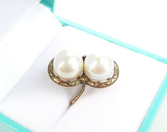 14K Gold Pearls Ring, 2 Large Japanese Akoya Sea Pearls in Fine Milgrain Engraved Setting, Vintage Retro 1950s Jewelry