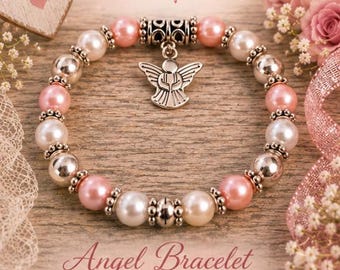 Pulsera conmemorativa de ángel inspirada en Dolly Parton – Perla rosa, tono plateado (hecha a mano)