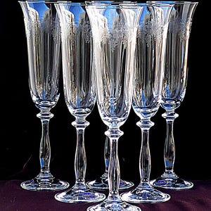Champagne geblazen kristallen glazen met etspatroon