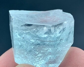 パキスタン、スカルドゥのシガール鉱山産、32グラムの天然ブルーアクア