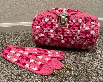 Crocheted Crossbody Bag: Fully Lined