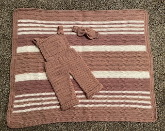 Crocheted Infant Set size 3-6 months
