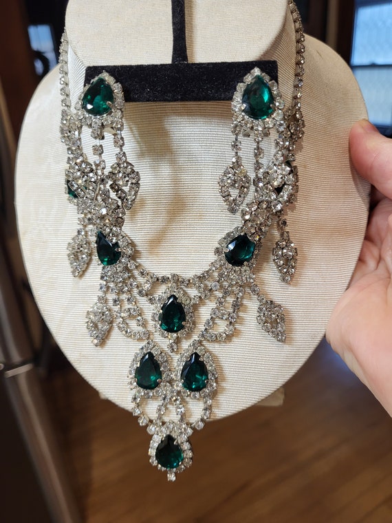 Glamorous Large Emerald and Clear Rhinestone Bib … - image 8