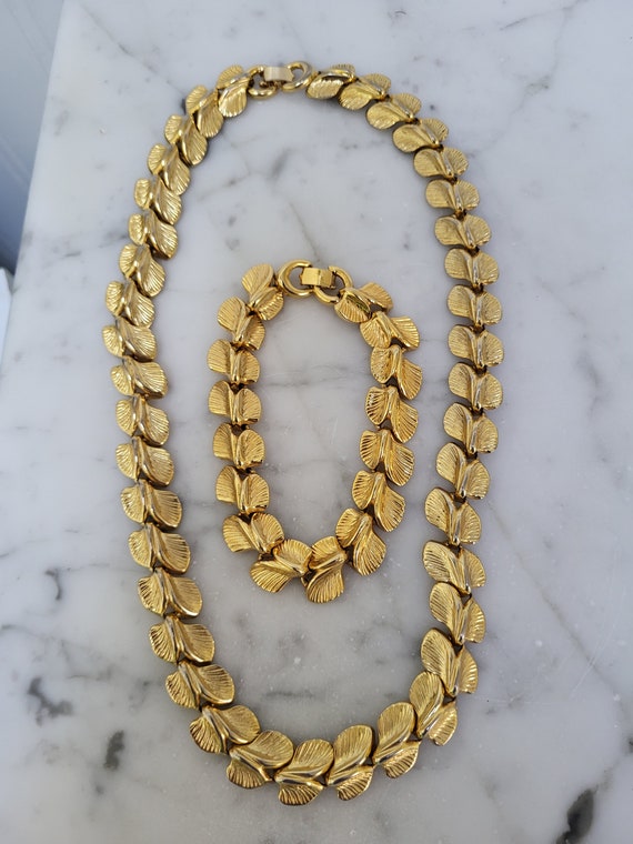 Vintage Goldtone Leaf Necklace and Bracelet Set