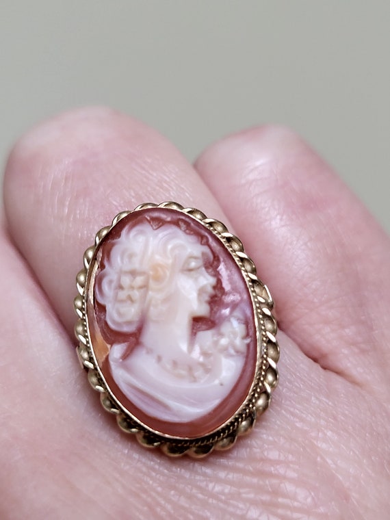 14k Gold Cameo Ring