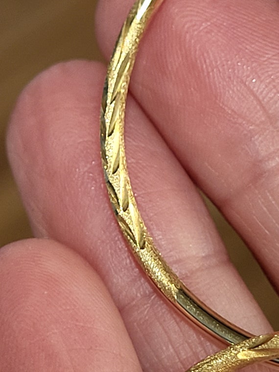 14k Gold Diamond Cut Hoop Earrings - image 10