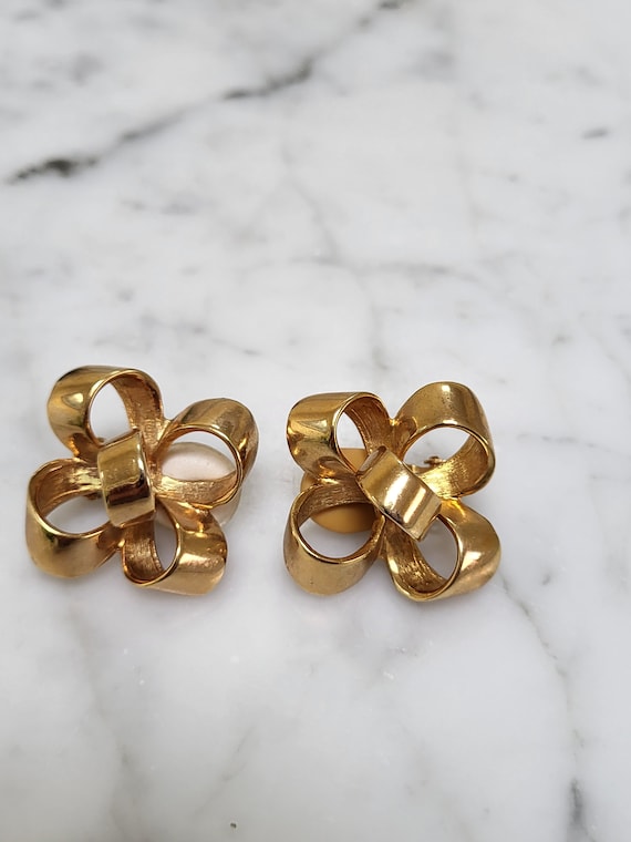 Vintage Donald Stannard Goldtone Bow earrings 198… - image 1