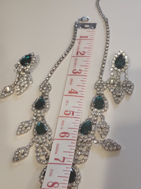 Glamorous Large Emerald and Clear Rhinestone Bib … - image 5