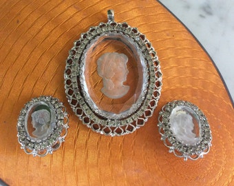 Glass Cameo Pendant and Clip on Earring Set....