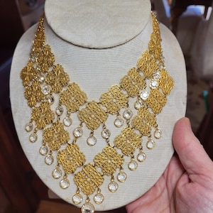 Vintage Filgree Goldtone Bib Necklace with Crystal