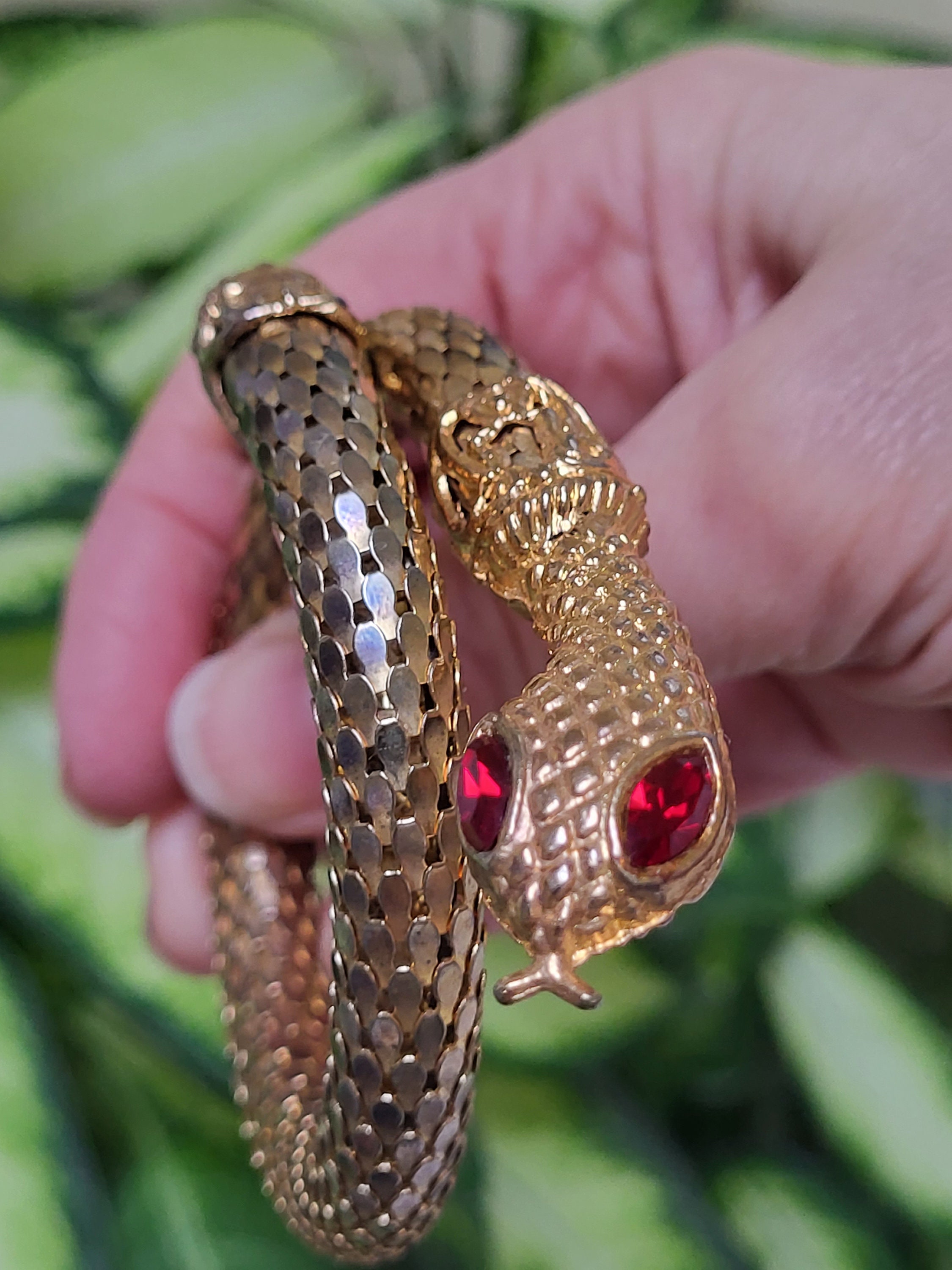 新品登場 Vintage 70s Gold Mesh Coil Snake Bangle Bracelet - Etsy アクセサリー