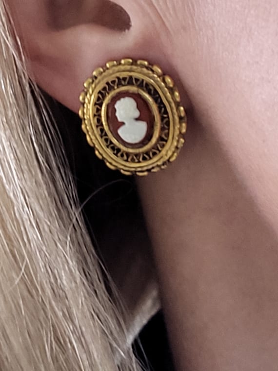 Vintage Faux Cameo Clip on earrings