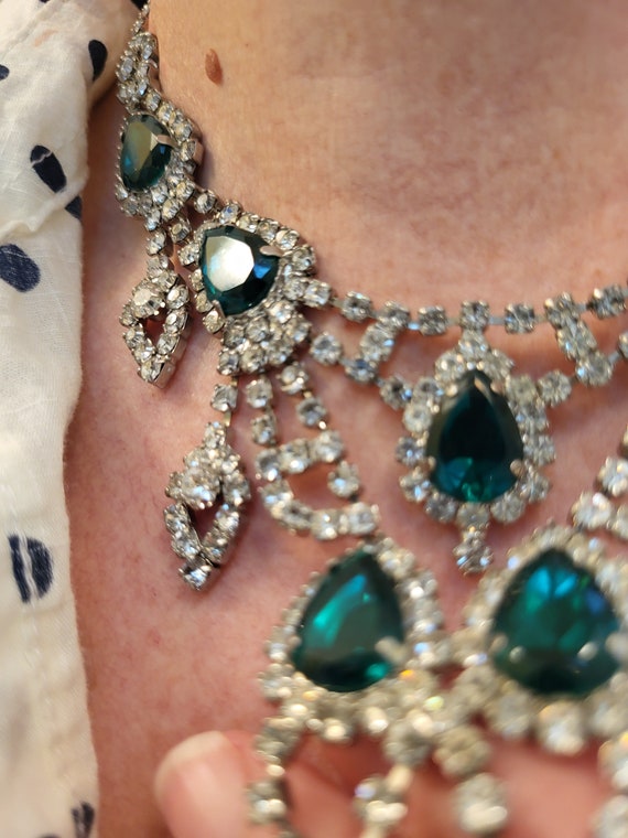 Glamorous Large Emerald and Clear Rhinestone Bib … - image 9