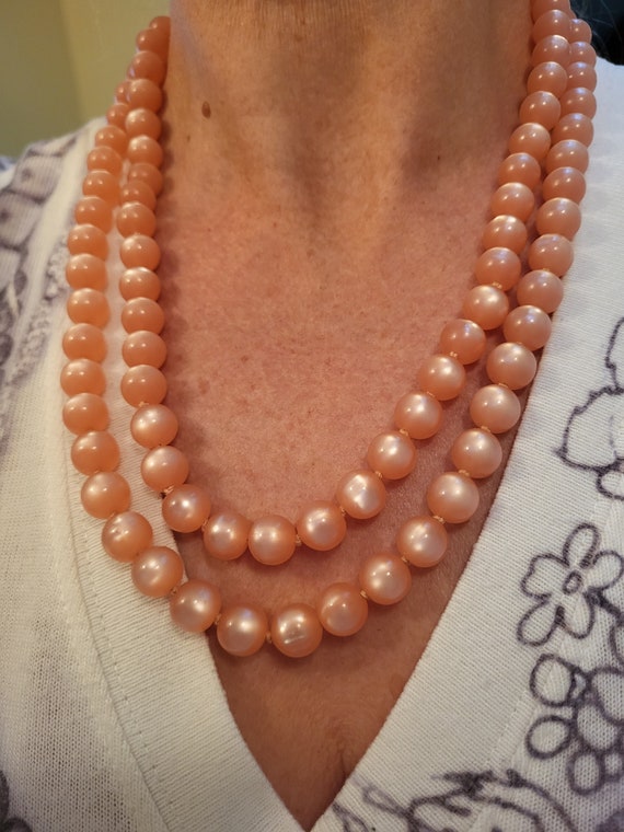 Vintage 1950s Moon Glow Peachy pink Necklace