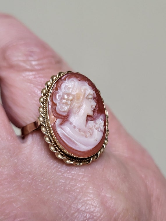 14k Gold Cameo Ring - image 8