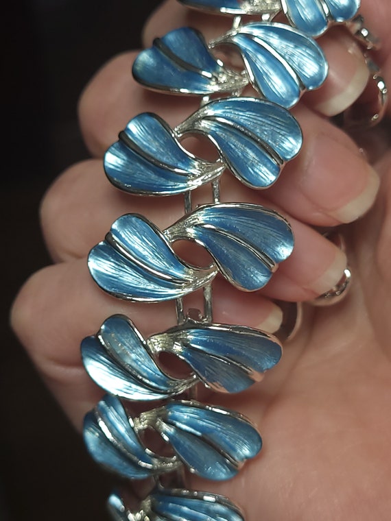 Gorgeous Vintage Blue waterlily Silvertone Bracel… - image 7