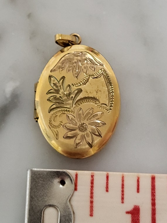 Vintage 12k gold filled Etched Picture Locket - image 3