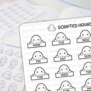 Pode incluir: Folhas de adesivos de planejador brancos com um personagem fantasma fofo segurando placas com os dias da semana. O texto "Scripted Hours" é impresso nas folhas. Adesivos adicionais com o mesmo personagem fantasma são visíveis.