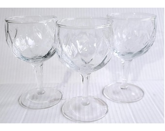 Vintage Diamond Quilted Pattern Wine Water Goblets Clear Glass Stemware 3ct