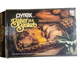 Pyrex Baker in a Basket 3qt Utility Dish 2330 Woven Serving Tray Vintage Box MCM