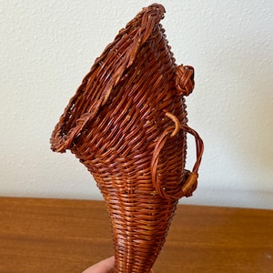 Vintage Cornucopia Basket, Wicker Rattan Basket, Wall Hanging Basket, Thanksgiving Horn of Plenty, Wicker Wall Basket, Home Decor, Horn