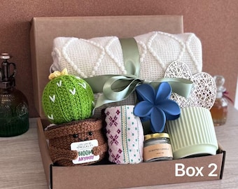 Cozy Gift Box with Blanket,Classy Gift Basket for Women , Socks, Candle , Self Care Gift Box,best friend gift box, get well gift box