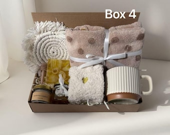 Women’s Self Care Gift Box –  Towel, Socks, Candle & Handmade Soap，Classy Gift Basket for Women
