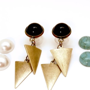 6g (4mm) a 000g (11mm) Tapones colgantes triangulares de bronce Crackle Turquesa Marfil Perla Negro Hider Gauges Stud EarPlug Pendientes