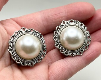 7/8” 22mm Wedding Pearl Ear Plugs, Surgical Steel Screw Back Bridal Plug Earrings, quick ship